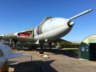 Vulcan XM594